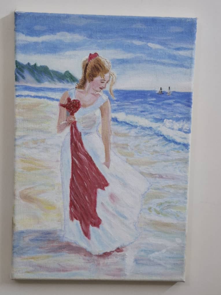 فتاة عند البحر